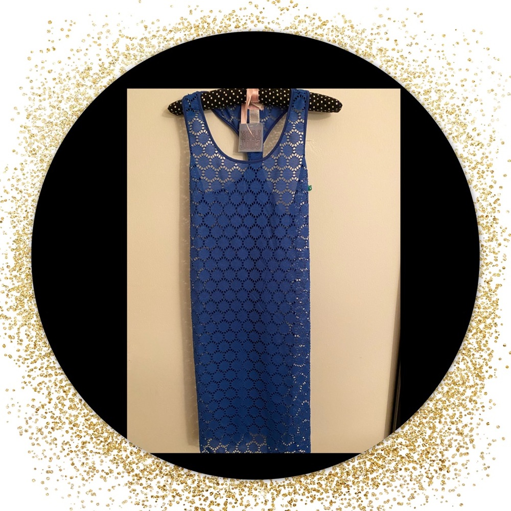Blue mesh coverup